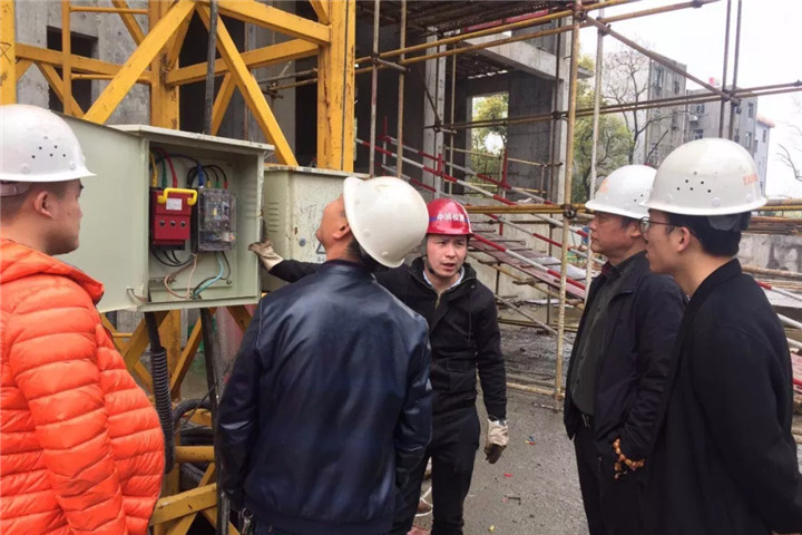 正合公司開展在建項目建筑起重機械設(shè)備專項檢查