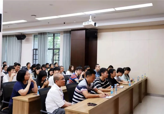 金開集團(tuán)開展2019年&ldquo;新聞圖片攝影技巧及要求&rdquo;專題培訓(xùn)