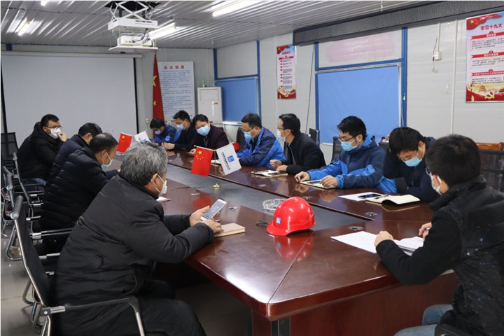 集團副總經(jīng)理胡許亮現(xiàn)場調(diào)度同興達項目入駐問題
