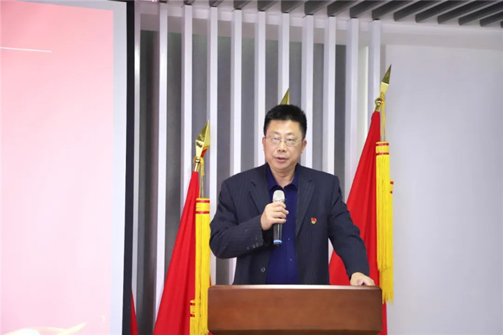 南昌金開集團(tuán)團(tuán)委舉行超齡團(tuán)員離團(tuán)儀式