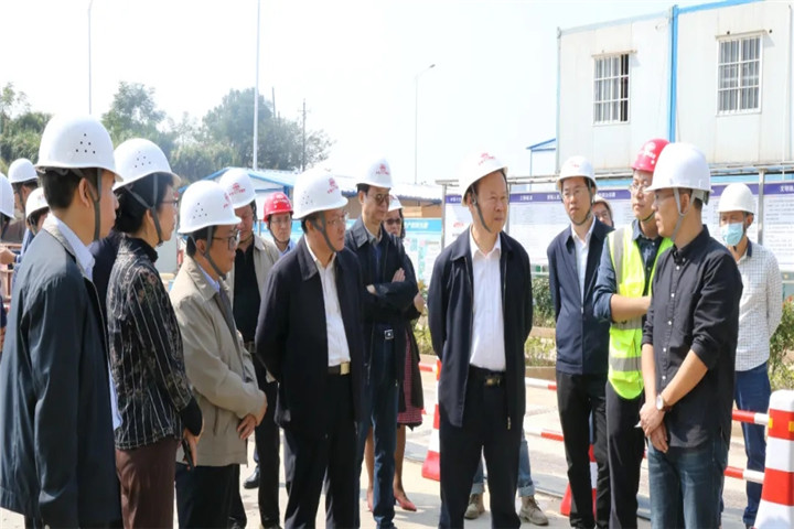 省人大社會建設(shè)委員會調(diào)研雙港安置房項(xiàng)目