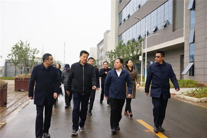 管委會主任于立山調(diào)研集團儒樂湖新城重大重點項目建設(shè)
