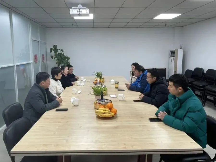 市政公用項(xiàng)目投資建設(shè)有限公司來(lái)訪控股公司交流座談
